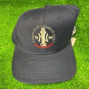 Vintage New York Yankees 1999 AL East Division Champs Snapback Hat